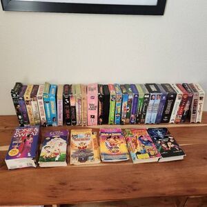 29 VHS video cassette tape bundle vintage lot Hoosiers Forrest Gump Robin Hood T